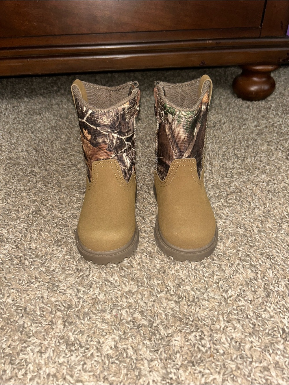 NWOT! Toddler Magellan Outdoor Boots size 7